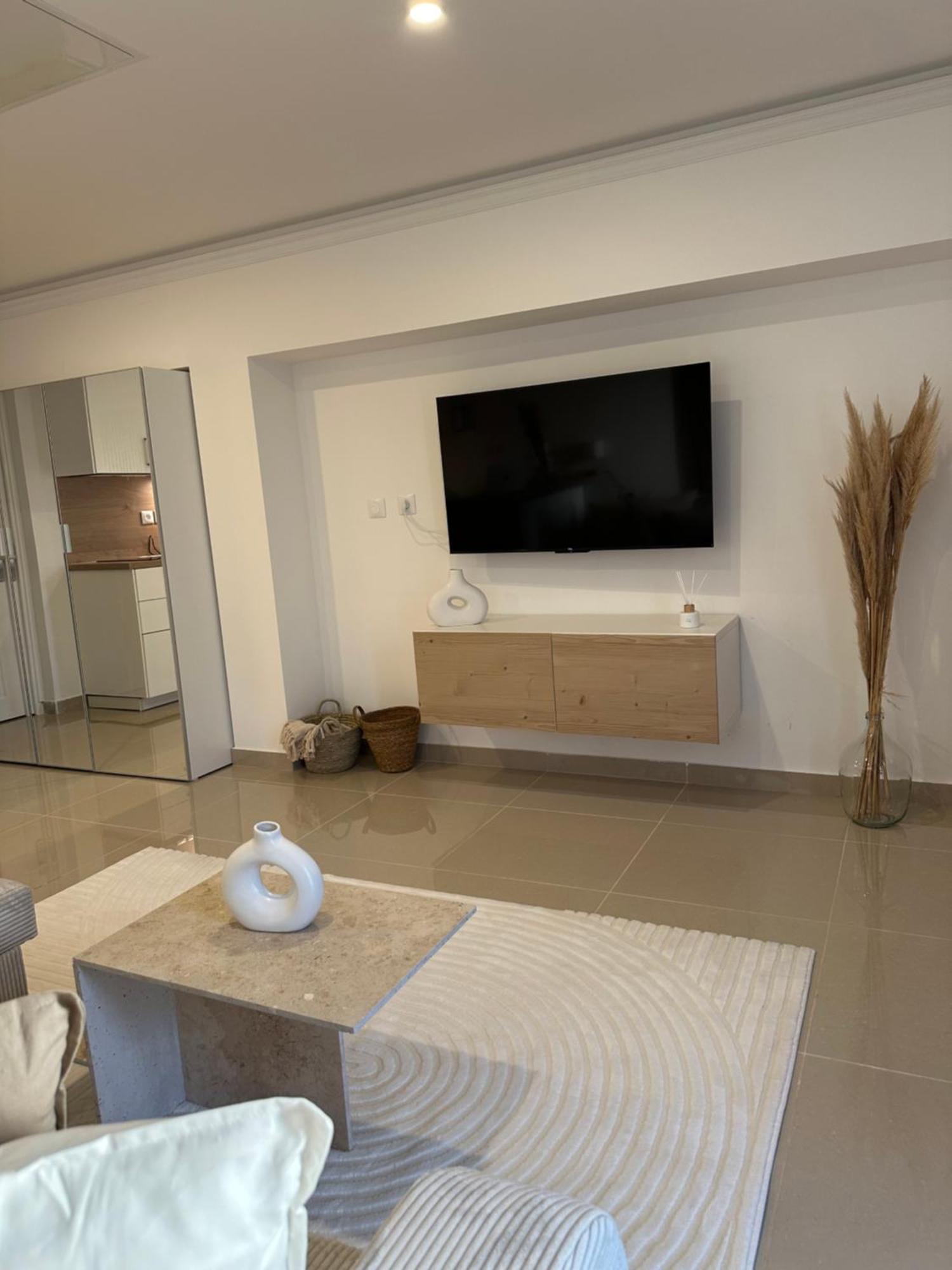 Moderne Et Spacieux Apartment